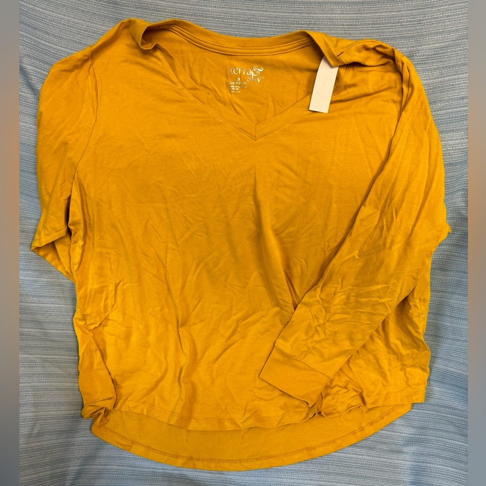 Terra & Sky V-Neck Long Sleeve size 2X